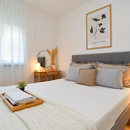 Sandra 2335 Apartamento