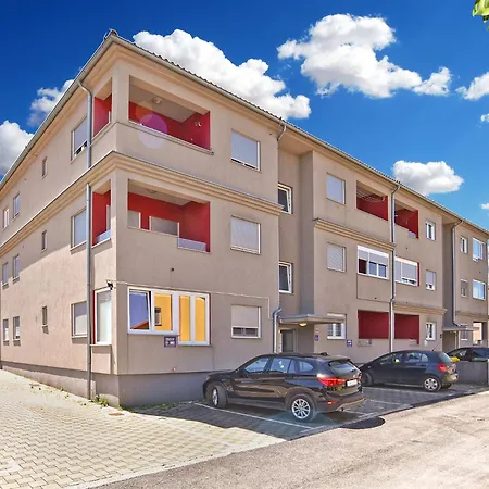 Sandra 2335 Pula