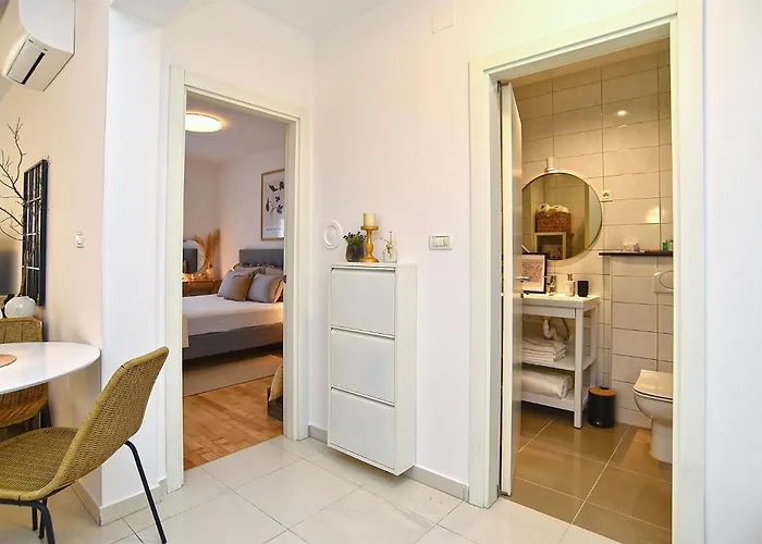 Apartment Sandra 2335 Pula